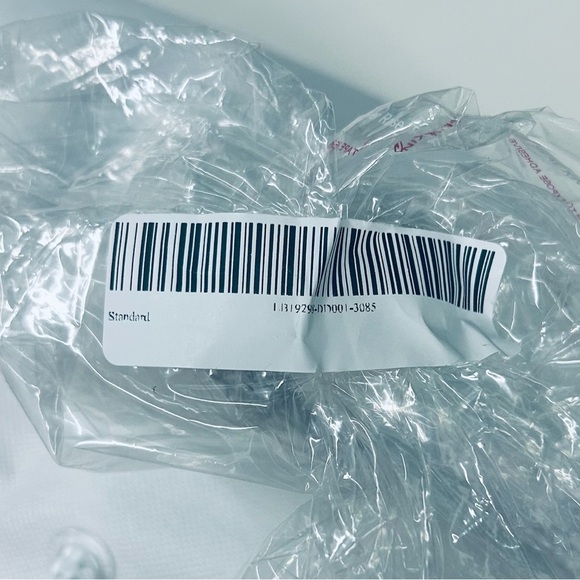 NWOT QUINCE Premium Down Alternative Pillow Soft Standard 4028 - Picture 10 of 11